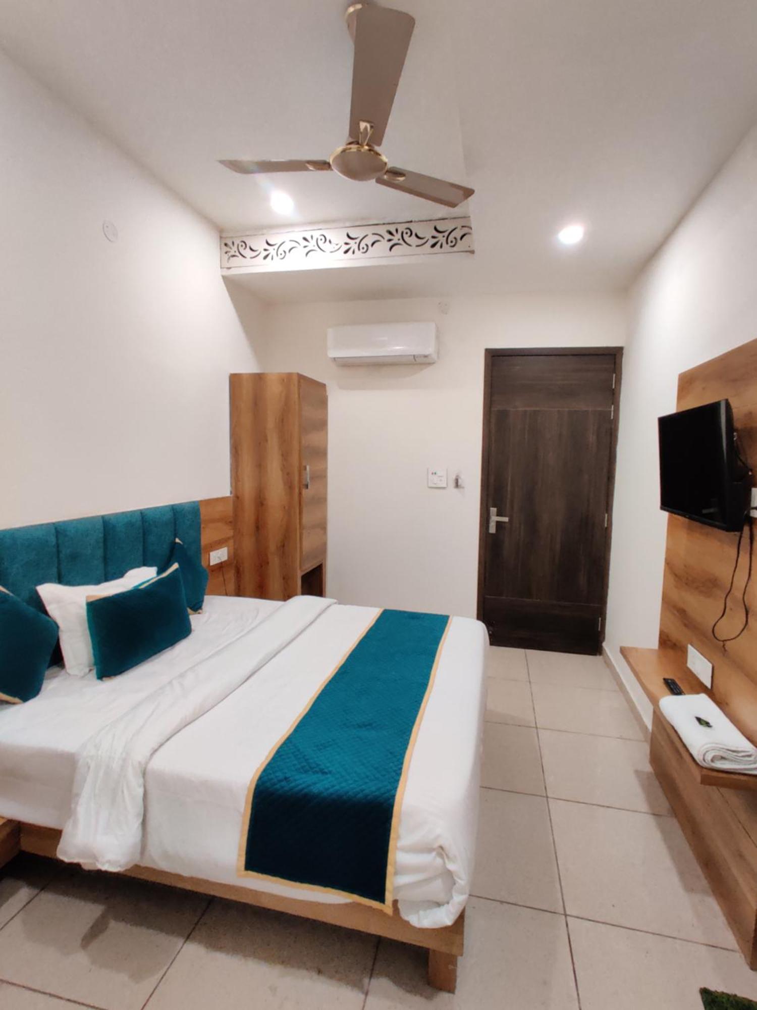 Hotel D S Inn Amritsar Exterior photo